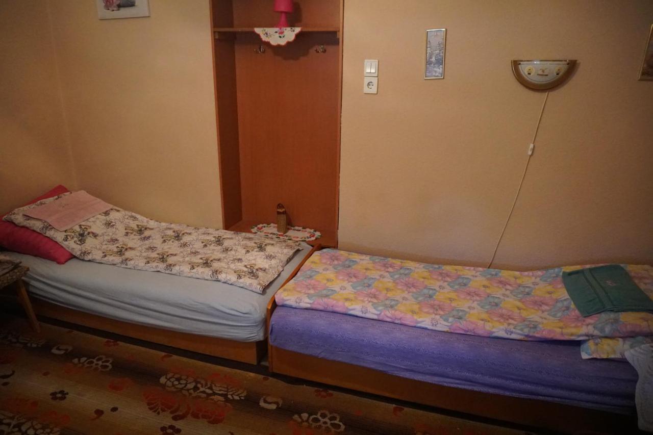 Piri Vendeghaz Hotel ไฮจ์ดูบอสซอร์มีนย์ ภายนอก รูปภาพ