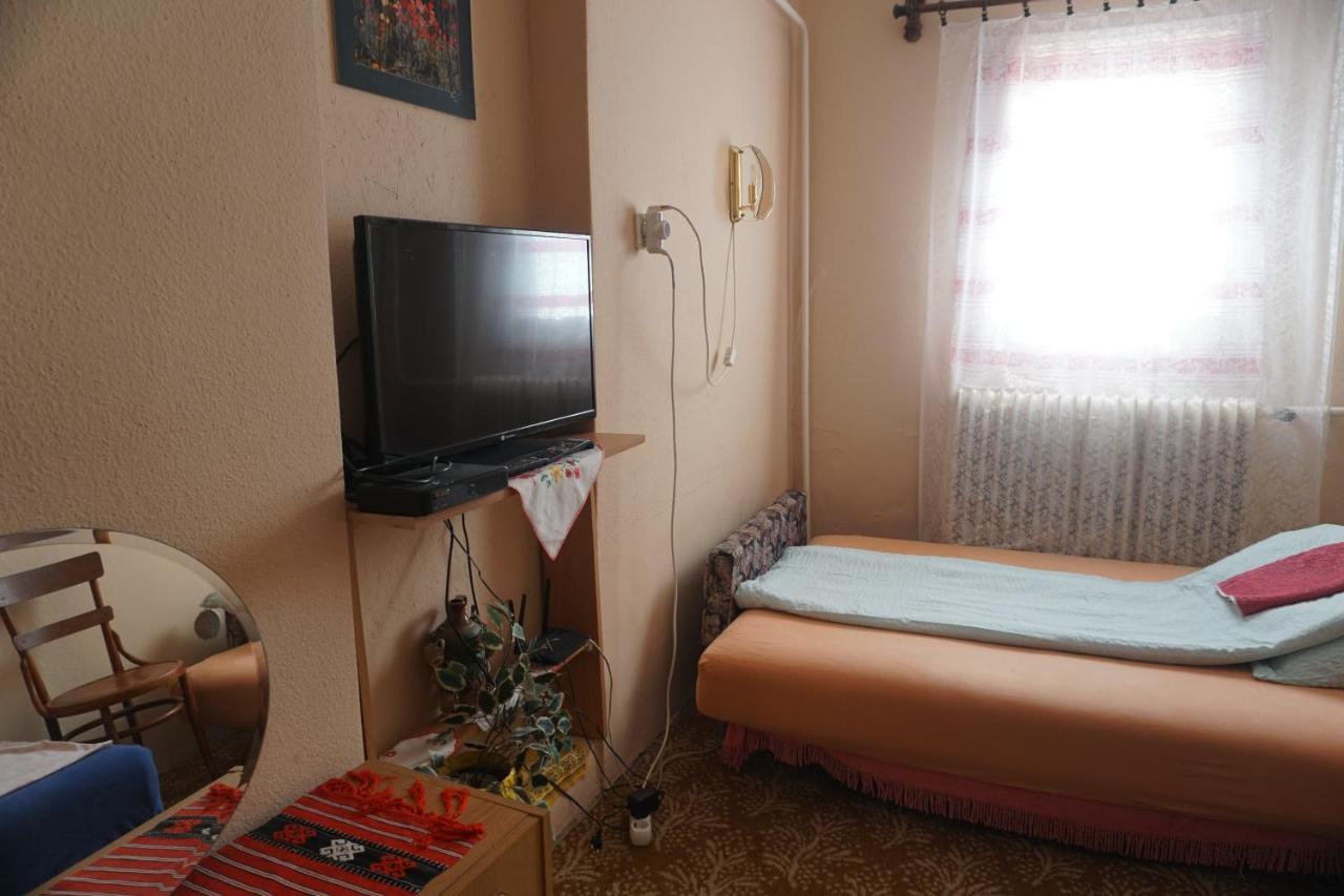 Piri Vendeghaz Hotel ไฮจ์ดูบอสซอร์มีนย์ ภายนอก รูปภาพ