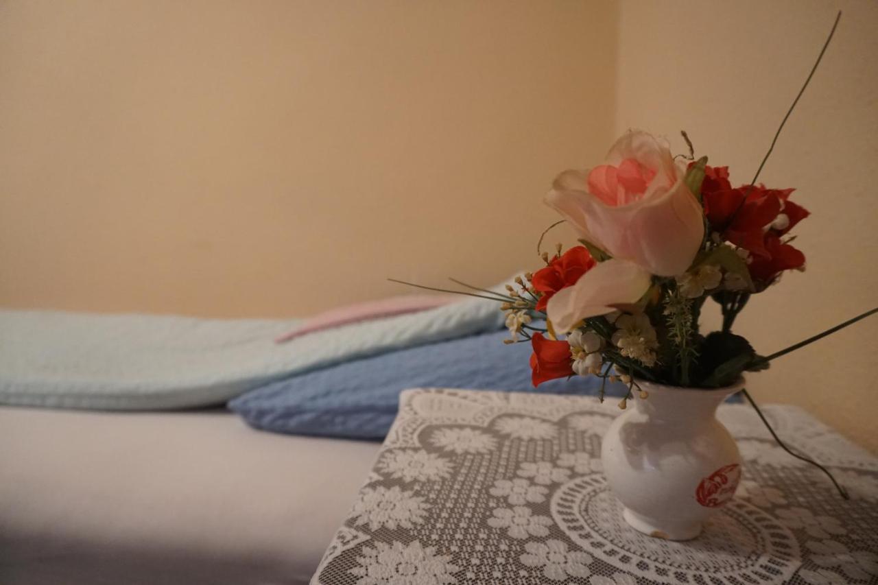 Piri Vendeghaz Hotel ไฮจ์ดูบอสซอร์มีนย์ ภายนอก รูปภาพ