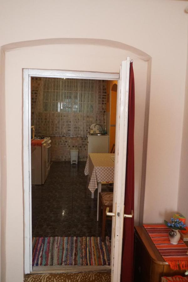 Piri Vendeghaz Hotel ไฮจ์ดูบอสซอร์มีนย์ ภายนอก รูปภาพ