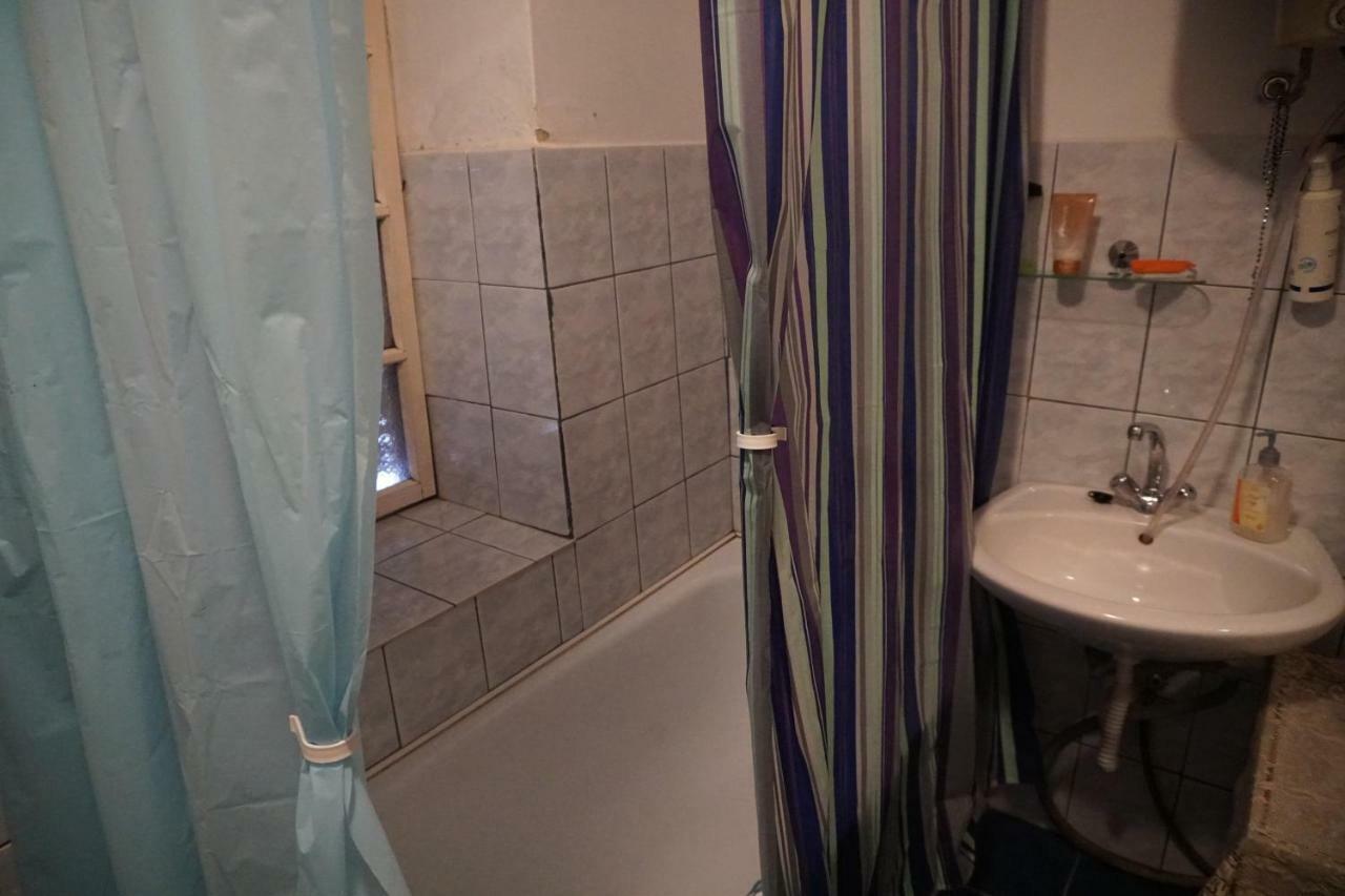 Piri Vendeghaz Hotel ไฮจ์ดูบอสซอร์มีนย์ ภายนอก รูปภาพ